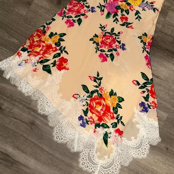 By Anthropologie sleeveless V neck lace slip midi dress